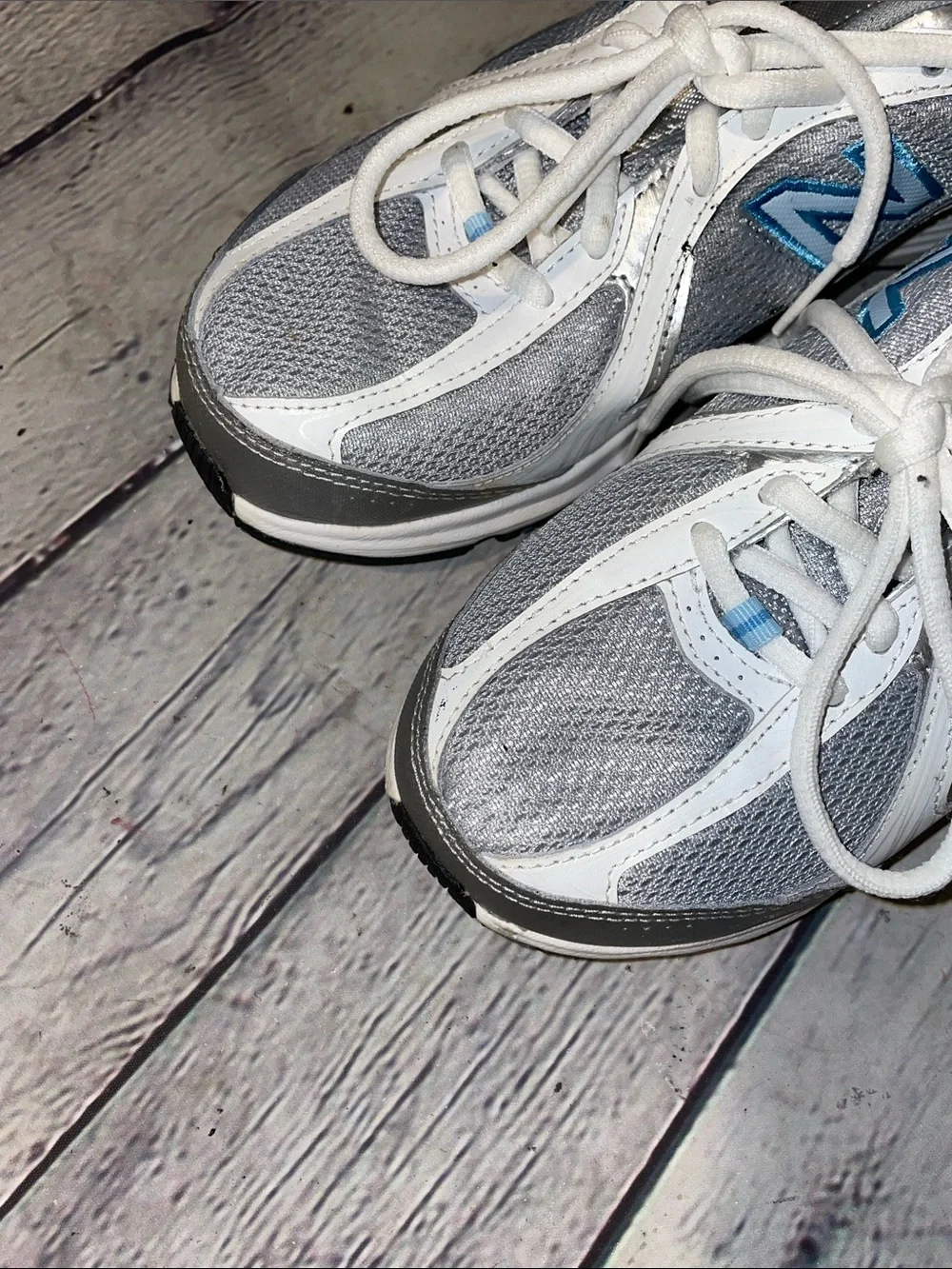New Balance Women's Gray and Light Blue Athletic Walking Shoes sz8